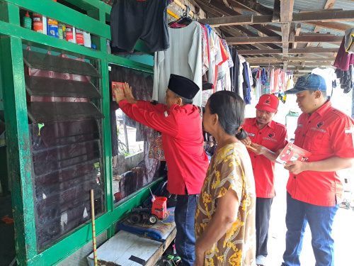 Caleg PDIP gencar kampanye salam 3 Jari Ganjar-Mahfud