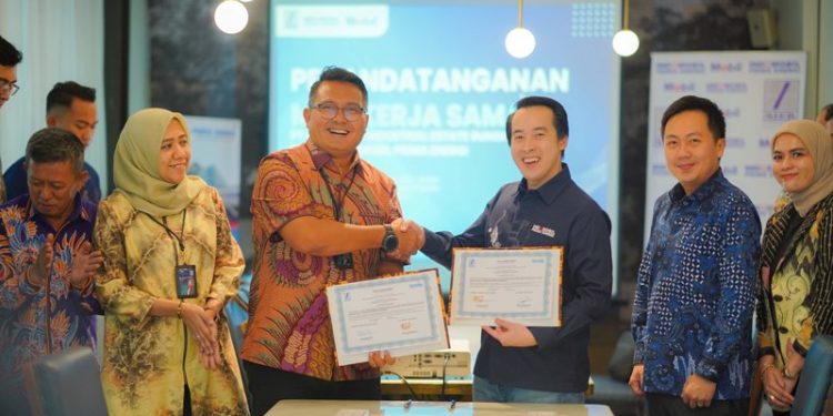 PT SIER dan PT Indomobil Prima Energi Jalin Kerja Sama Strategis di Energi Solar Industri