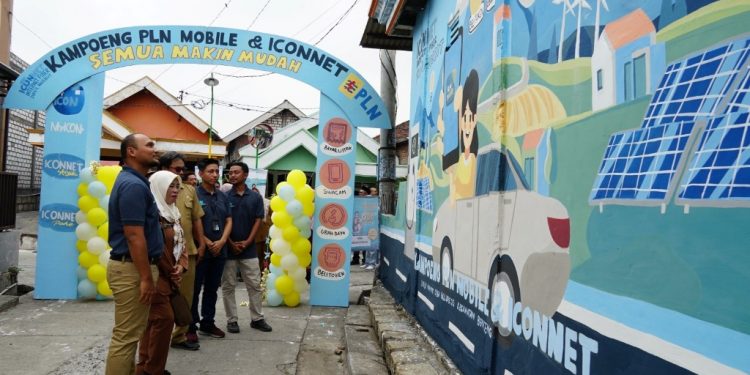 PLN UID Jatim resmikan kampung PLN Mobile di berbagai wilayah Jatim