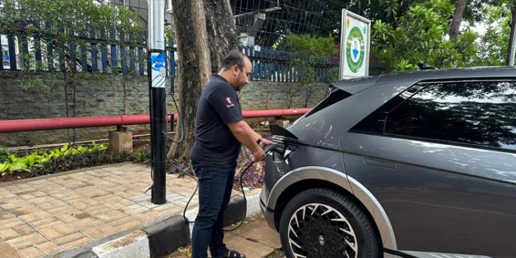 Dengan terobosan baru PLN manfaatkan tiang listrik sebagai SPKLU, Dorong Ekosistem EV