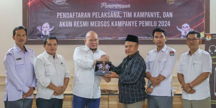 Ketua DPD RI Pantau Persiapan Pemilu saat Kunjungi KPU Surabaya dan Sidoarjo