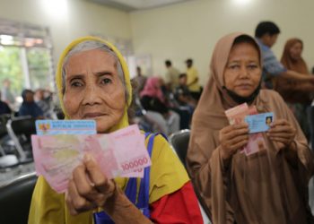 Pemkot Surabaya salurkan BLT permakanan Rp 200 ribu ke warga miskin