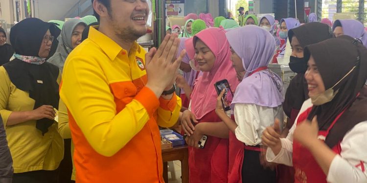 Puluhan ribu buruh SKT titip pesan ke Ketua Projo Jatim: Matur nuwun pak Jokowi