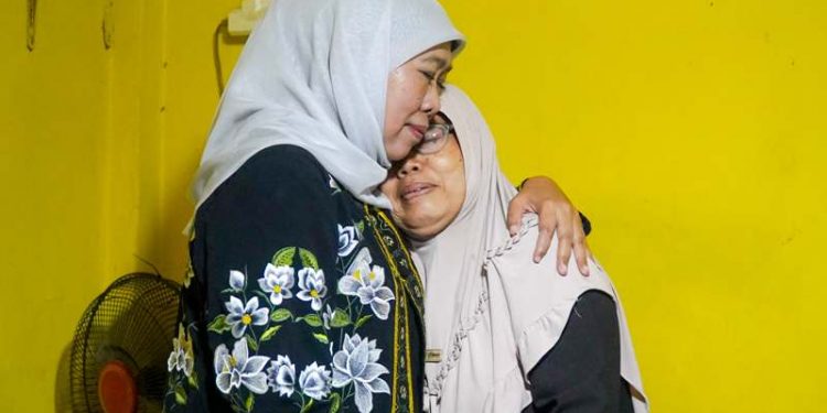 Bersama TKD Jatim Khofifah takziah kerumah Petugas PPS, Khofifah: Mereka Pahlawan Demokrasi