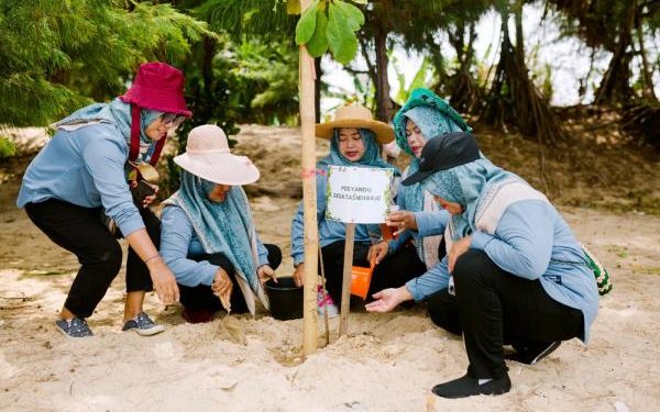 Tandai HUT ke-27, Pertamina Patra Niaga Jatimbalinus tanam 11 ribu lebih bibit pohon, dukung Dekarbonisasi