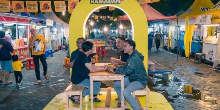 IM3 Gelar Kampanye “Nyatakan Silaturahmi” dan Pasar Ramadan di Surabaya