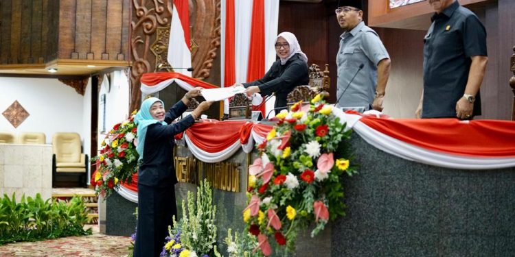 Perda KTR sudah lama banyak dimiliki Kota Kabupaten di Jatim, Bapemperda DPRD Jatim baru menginisasi perda tersebut, ada apa?
