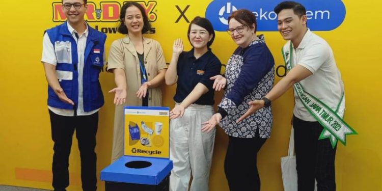 Lewat Program Pilah Sampah Lebih Mudah, MR.DIY dukung upaya penanganan sampah