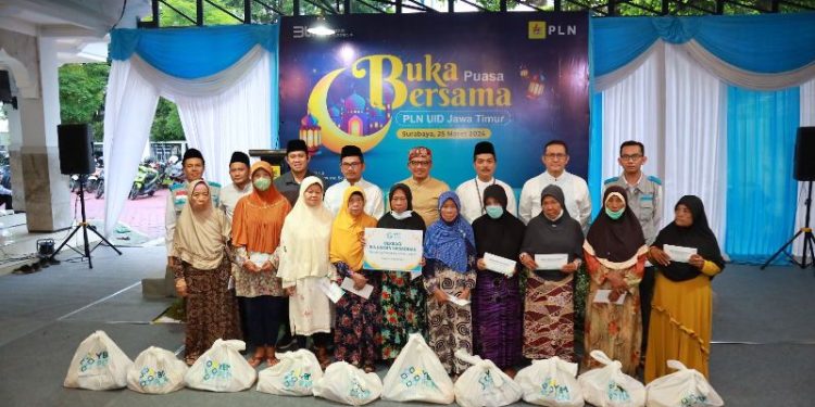 PLN Bagikan 4.553 Paket Sembako kepada Yatim Dhuafa dan Guru Ngaji