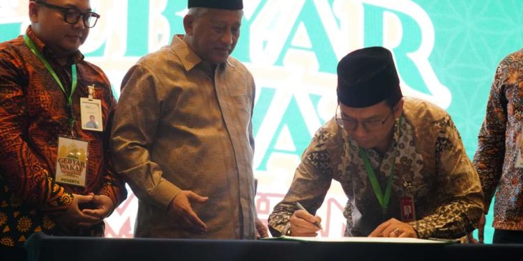 Dukung pengembangan Wakaf, Bank Jatim tandatangani LOI dengan Badan Wakaf Indonesia
