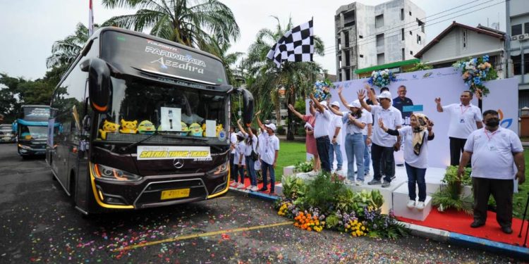 PTPN I Regional 5 berangkatkan 401 orang peserta mudik gratis 2024 ke berbagai daerah di Jatim sampai Jateng