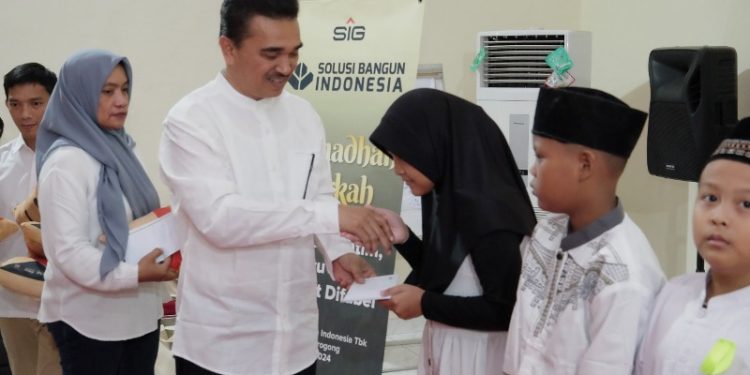 SIG Salurkan Bantuan Ramadan di 7 Provinsi