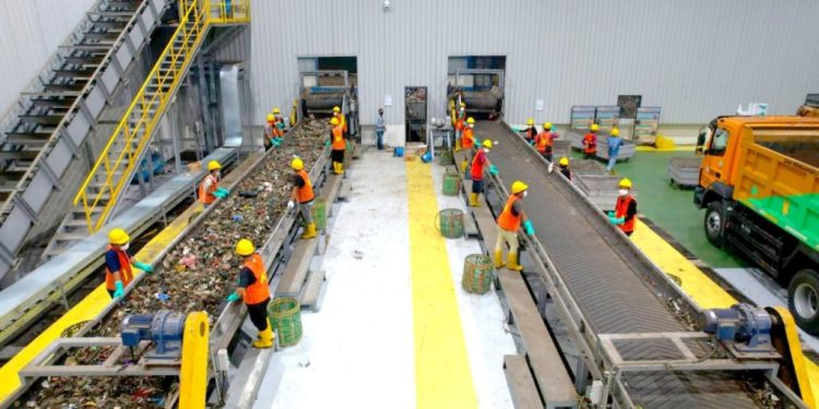 Reduksi Emisi: SIG Tingkatkan Penggunaan Bahan Bakar Alternatif hingga 559 Ribu Ton
