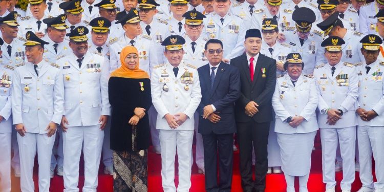 Khofifah satu satunya Gubernur penerima Satyalancana Karya Bhakti Praja Nugraha Presiden RI