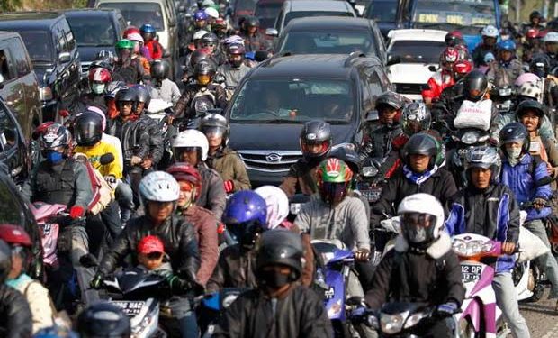 Sebanyak 31.3 juta pemudik bakal masuk di Jatim tahun ini. Arus mudik diprediksi hari ini