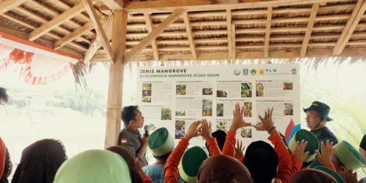 PLN Nusantara Power Raih Penghargaan Best Community Programme Global CSR & ESG Award 2024