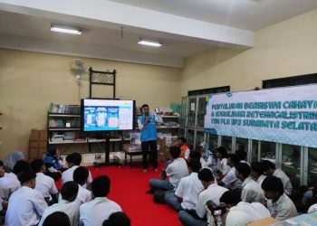 YBM PLN Memperingati Hari Pendidikan Nasional dengan Pemberian Beasiswa bagi Pelajar SMP dan SMA