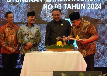 Deklarasi paguyuban Kepala Desa Jatim dihadiri Anwar Sadad dan Pakde Karwo