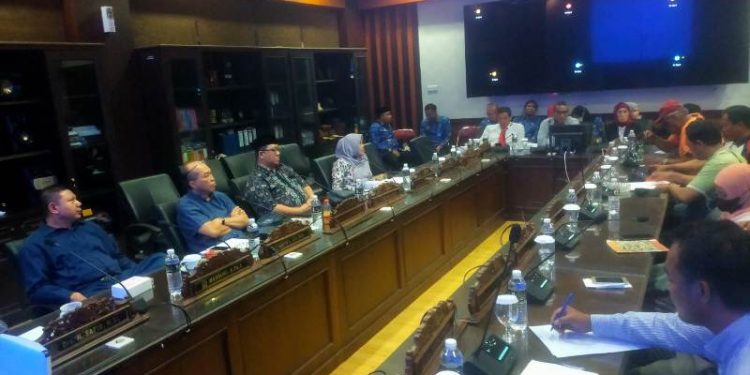 Datangi DPRD Jatim warga tergusur Rusunawa Gunungsari minta ada solusi bagi mereka