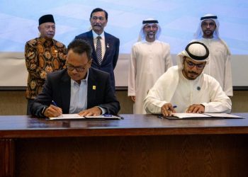 PLN Nusantara Power dan Masdar Bentuk Kajian Ekspansi PLTS Terapung Cirata