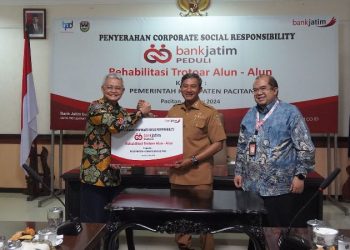 Bank Jatim kucurkan CSR untuk rehabilitasi dan penataan trotoar alun-alun Pacitan