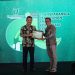 Dukung penurunan emisi karbon, Bank Jatim raih penghargaan dari investortrust.id dan BGK Foundation