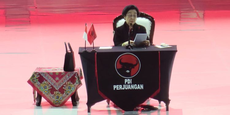 Pidato politik di Rekernas, Megawati ajak kadernya jadi provokator dan memberi signal posisi Ketua Umum PDIP akan diberikan ke Puan