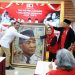 Silaturrahmi PDIP – Gerindra, PDIP beri lukisan Bung Karno, Gerindra beri buku Prabowo
