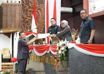 Fraksi Fraksi DPRD Jatim sepakat Raperda KTR dilanjut pembahasannya jadi Perda
