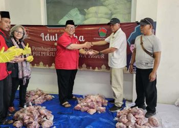 Idul adha 1455 H, PDIP Jatim bagikan ribuan daging kurban untuk masyarakat