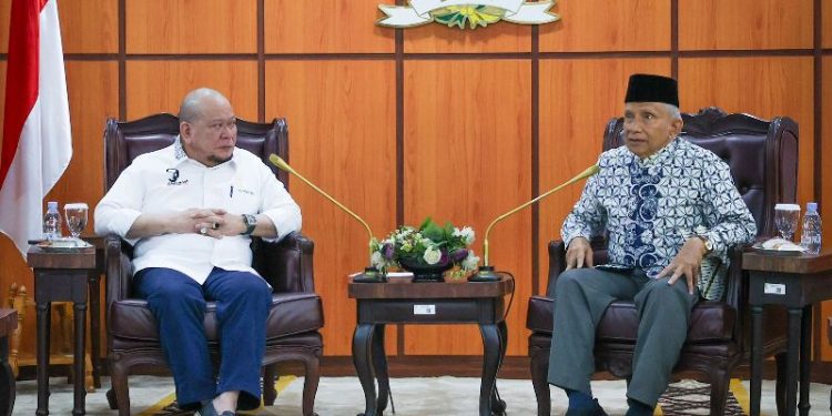 Hadiri undangan DPDRI, Amien Rais dukung amandemen UUD 1945
