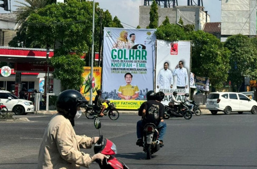 Gaspol, Golkar Surabaya semarakkan baliho Khofifah-Emil