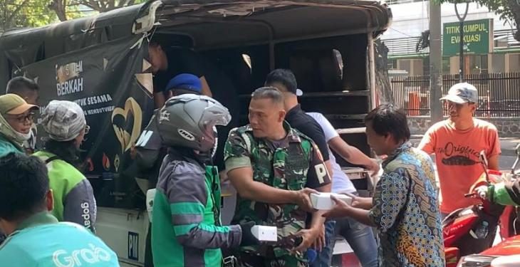 Kerjasama Antara Denpom V/4 Surabaya dan PT Kairos Sukses Indonesia Bagikan 700 Box Makan Siang Gratis