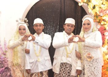 330 pasangan nikah massal dikirab lalu resepsi di balai kota