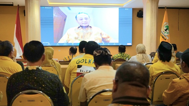 Partai Golkar berikan formulir B1-KWK pada 27 pasangan calon Pilkada Kota-Kab di Jatim yang diusung dan didukung