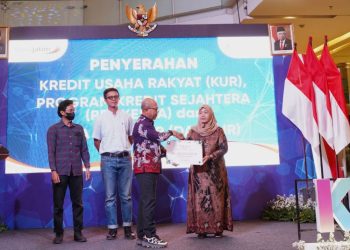 Dorong geliat aktivitas ekonomi Jatim, Bank Jatim salurkan KUR dalam Kegiatan K-UKM Expo 2024