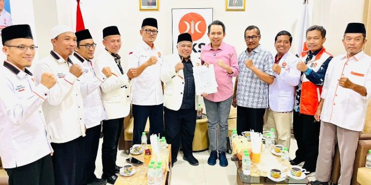 Gus Fawait dapat SK PKS guna syarat mendaftar ke KPU Jember untuk Pilkada Jember 2024 