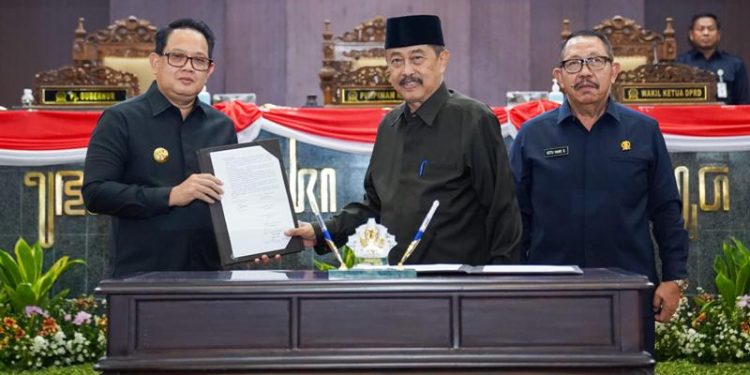 PAPBD Jatim 2024 akhirnya disahkan DPRD Jatim jelang purna tugas