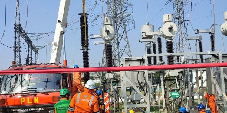 PLN UIT JBM pastikan Keandalan Listrik Madura Jelang HUT RI ke-79 dengan Pemeliharaan GI Bangkalan