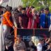 Dari atas mobil komando Mahasiswa yang menggelar aksi, Ketua DPRD Jatim Kusnadi tegaskan DPRD Jatim dukung Keputusan MK