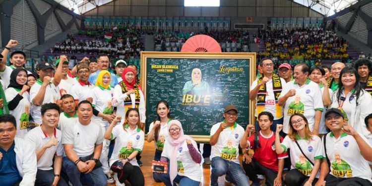 Berhasil jadikan Jatim gudangnya atlet Nasional, Khofifah dinobatkan “Ibu’e Olahraga Jatim”