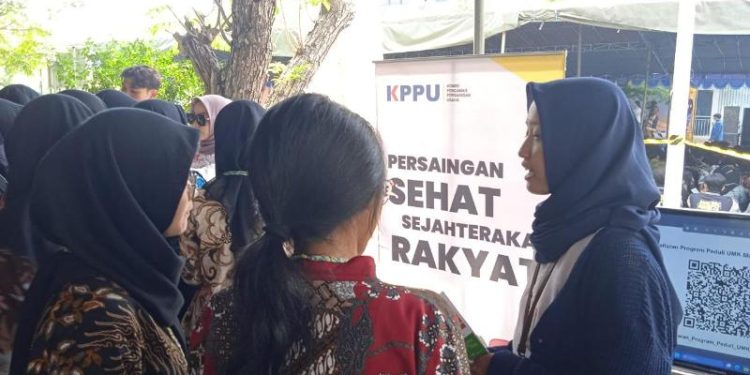 Kanwil IV KPPU dan FEB Unair Inisiasi Program Pemberdayaan Usaha Mikro Kecil