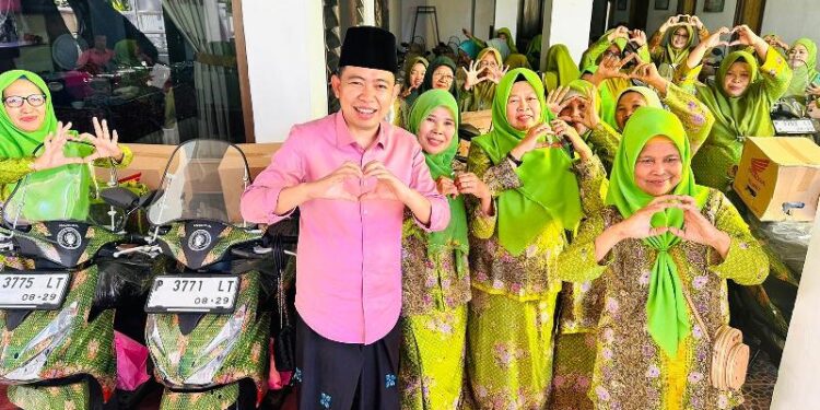 Serahkan 74 sepeda motor, Gus Fawait harap Muslimat NU terus perdayakan pendidikan anak dan ekonomi masyarakat desa