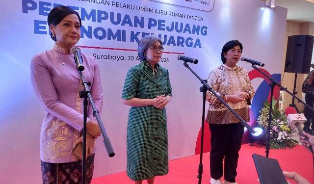 OJK, BI, dan DPR Gelar Edukasi Keuangan untuk UMKM dan Ibu Rumah Tangga di Surabaya