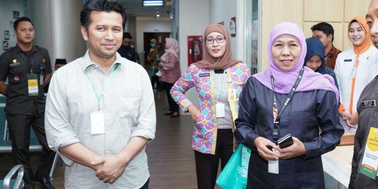 Sambil menunggu hasil tes kesehatan yang rampung di lakukan, Khofifah Emil akan maksimalkan sapa masyarakat
