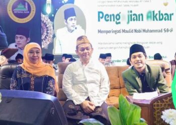 Di depan ribuan jamaah Maulid Nabi, Gus Iqdam sebut Khofifah pemimpin yang Tawadhu dan Andhap Asor