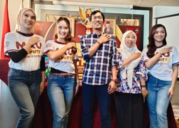Gandeng wanita cantik untuk ikut sosialisasi Pilgub Jatim, KPU target partisipasi pemlih di Pilgub 83,85 pesen