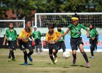 MilkLife Soccer Challenge Surabaya Series 2 2024: SDN Pacarkeling V-186 dan SDN Ketabang 1A Sabet Gelar Juara