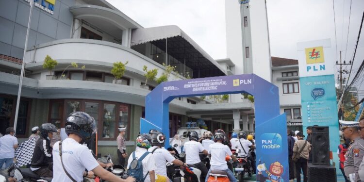 PLN Dukung Penguatan Kendaraan Listrik dengan Konvoi Motor di Malang untuk Peringati HPN 2024