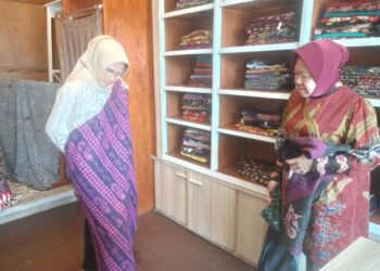 Blusukan di Banyuwangi, Risma sapa  masyarakat dan pelaku UMKM Banyuwangi